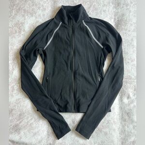 Aritzia TNA butter zip up